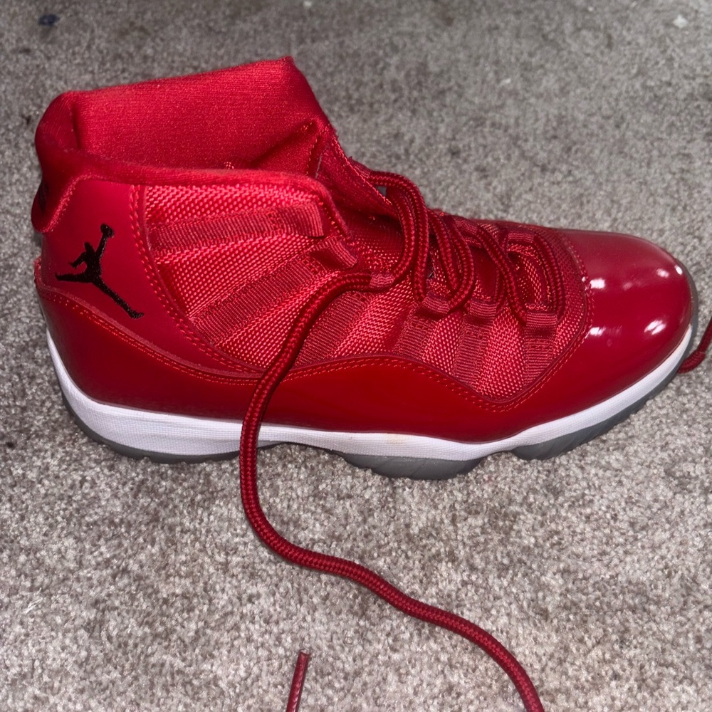 Jordan Women's Shoes Red and White